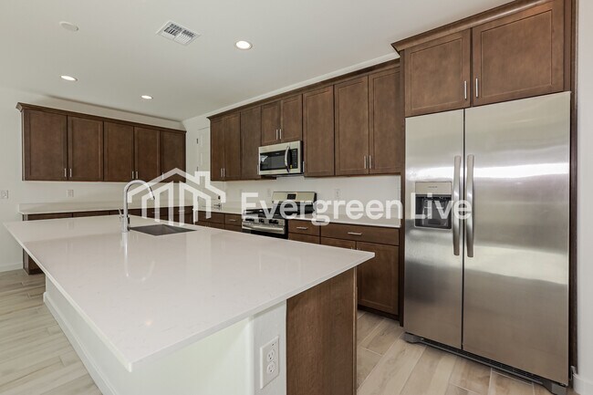 Building Photo - 10135 E Ulysses Ave