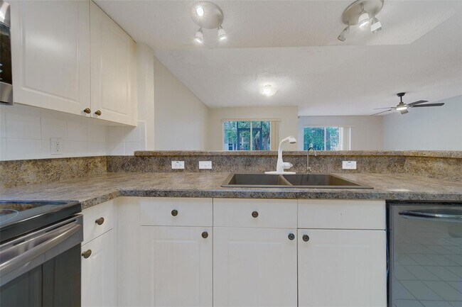 Building Photo - 9241 Jake's Path