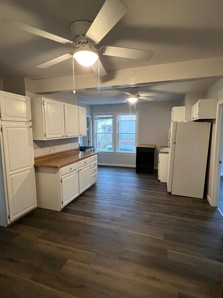 Building Photo - 45 Middle St