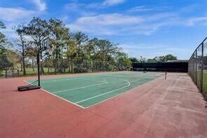 Building Photo - 8000 Fairview Dr