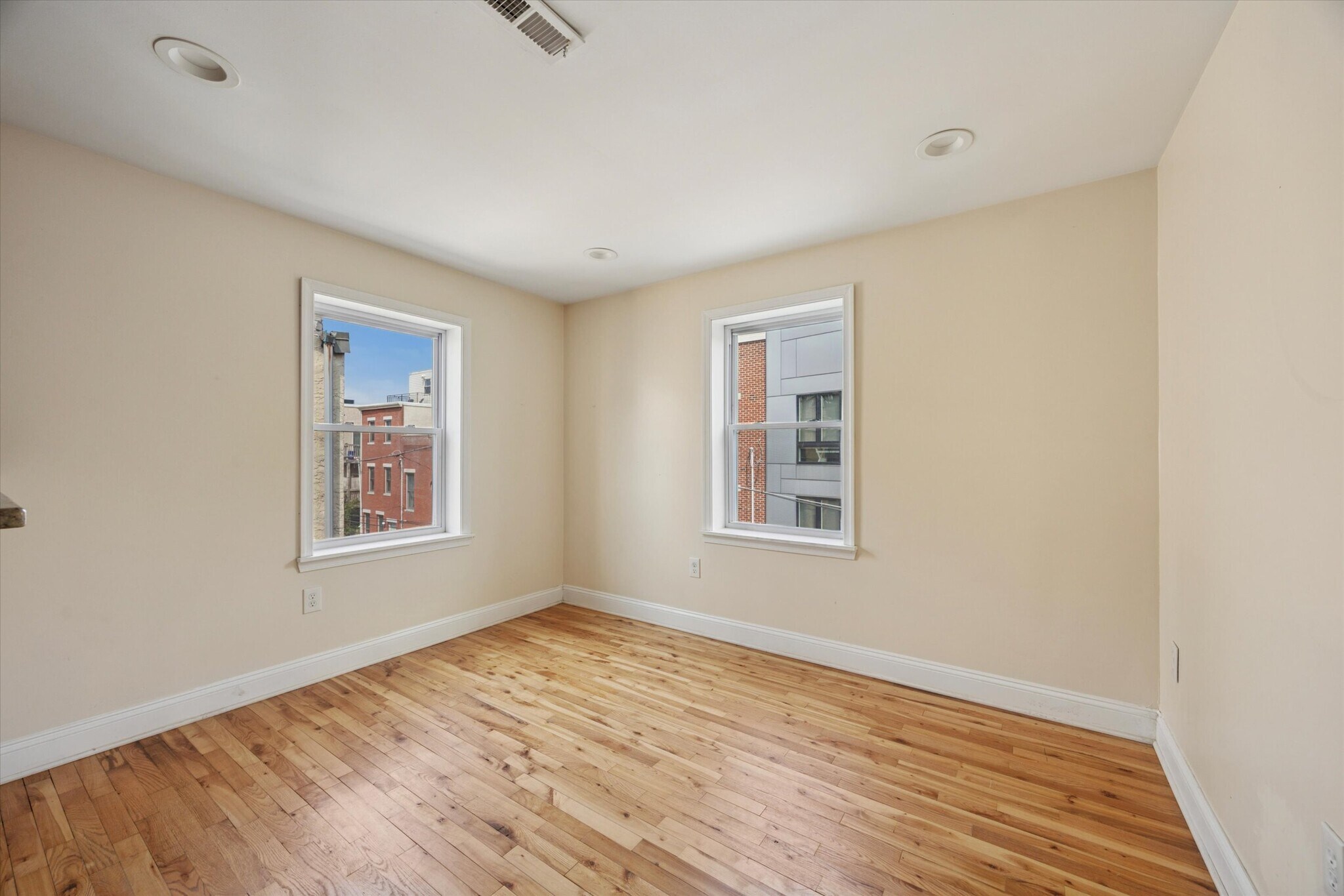 Building Photo - 861 N 20th St