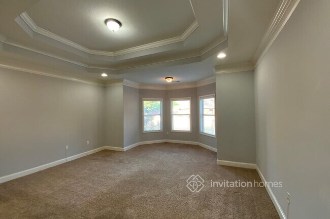 Building Photo - 300 Everly Cir