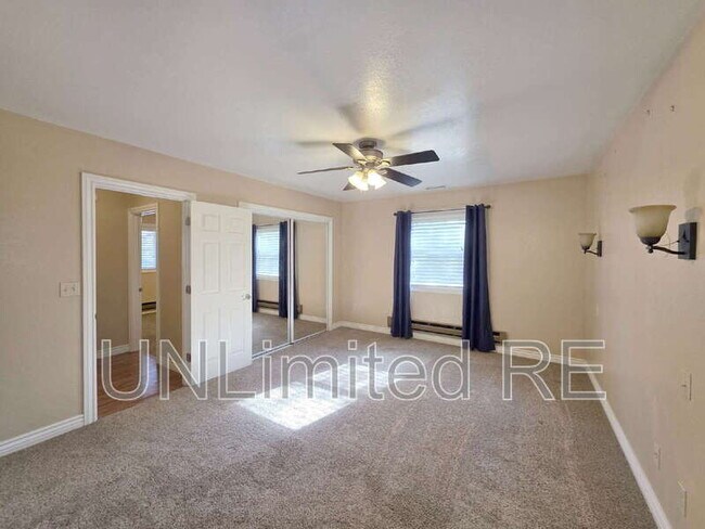 Building Photo - 2589 N Oakmont Dr