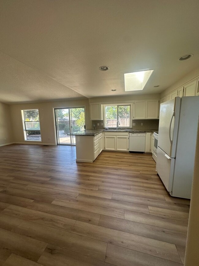Building Photo - Newly Renovated Home Nestled in a NE Medfo...