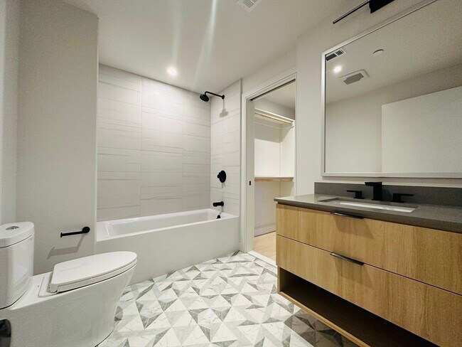 Building Photo - 1 Nevins Hl Wy