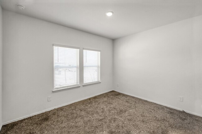 Building Photo - 15130 Pr Ml Dr