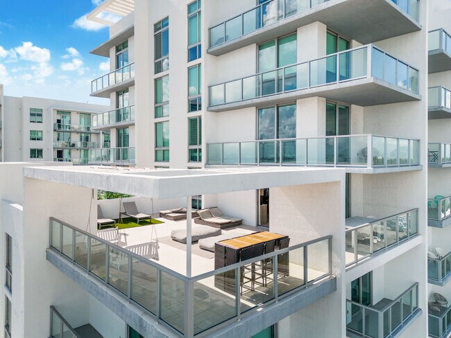 Building Photo - 3900 Biscayne Blvd