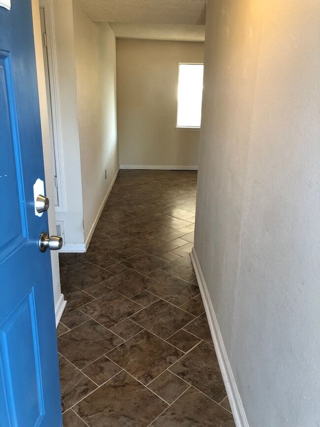 Primary Photo - Charming 3 Bed 2 Bath!