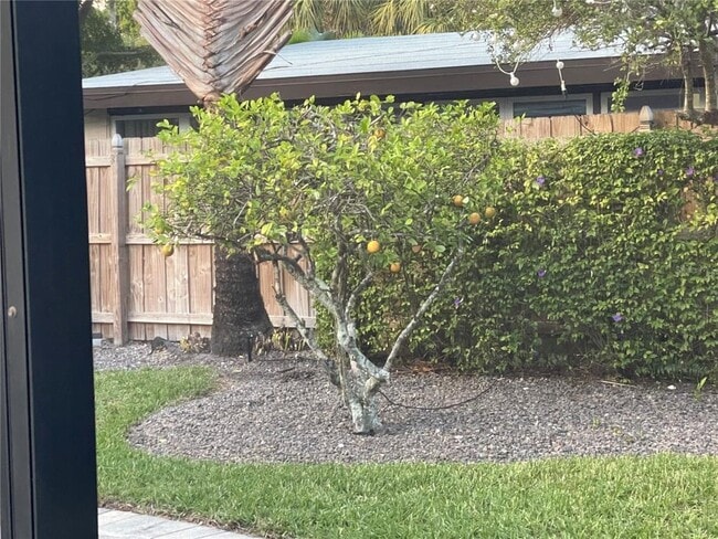 Building Photo - 5020 Brywill Cir