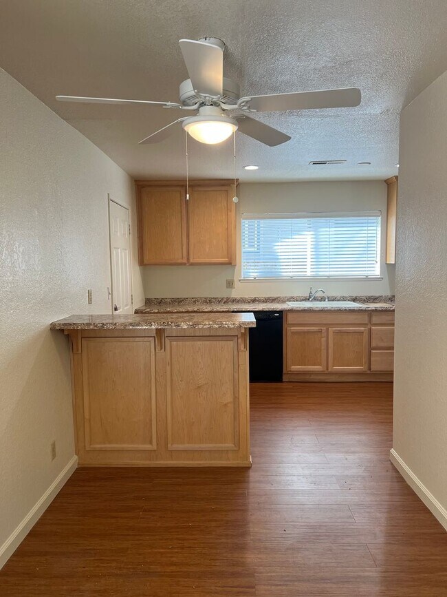 Building Photo - 2526 I St