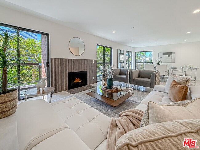 Building Photo - 1133 5th St