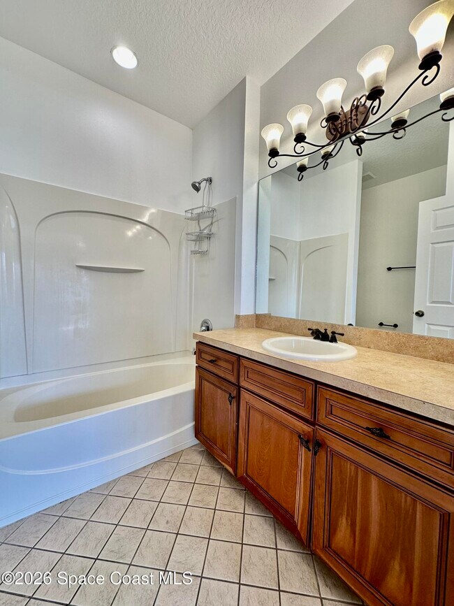 Building Photo - 1310 Lara Cir