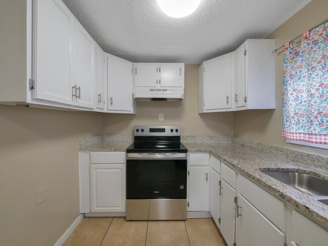 Building Photo - 40 Case Cir