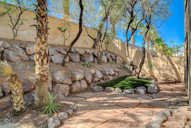 Building Photo - Luxury 5-Bedroom Guard-Gated Home with Pool, Spa & 3 En-Suite Bedrooms