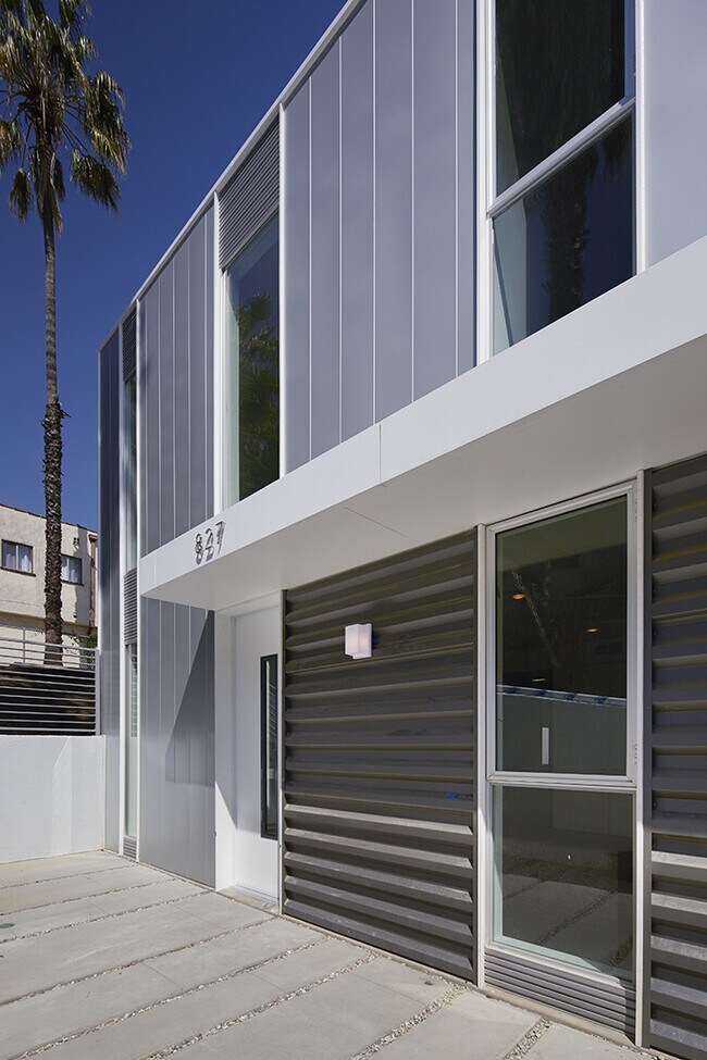 Building Photo - 825-827 Kodak Drive