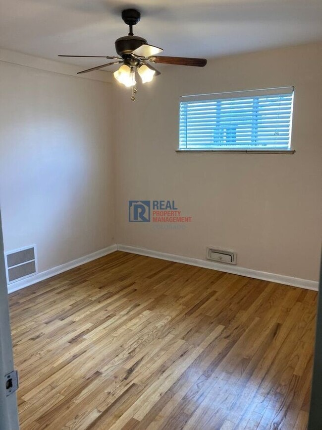 Building Photo - 3365 Olive St