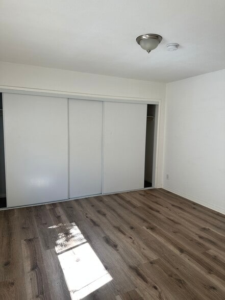 Building Photo - 12351 Oxnard St