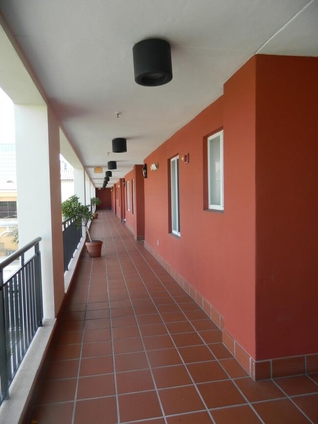 Building Photo - 460 S Rosemary Ave