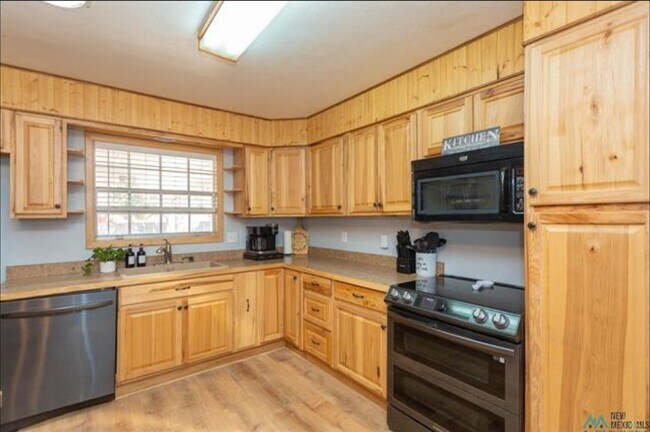 Building Photo - 1403 W Bonita Dr