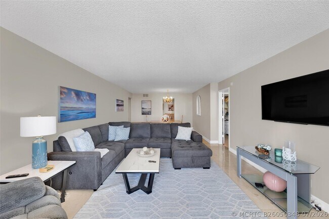 Building Photo - 1370 S Ocean Blvd