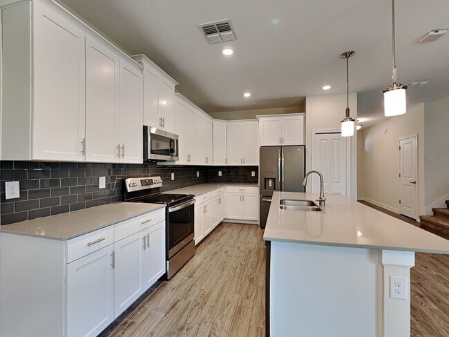 Building Photo - 472 Brunswick Dr