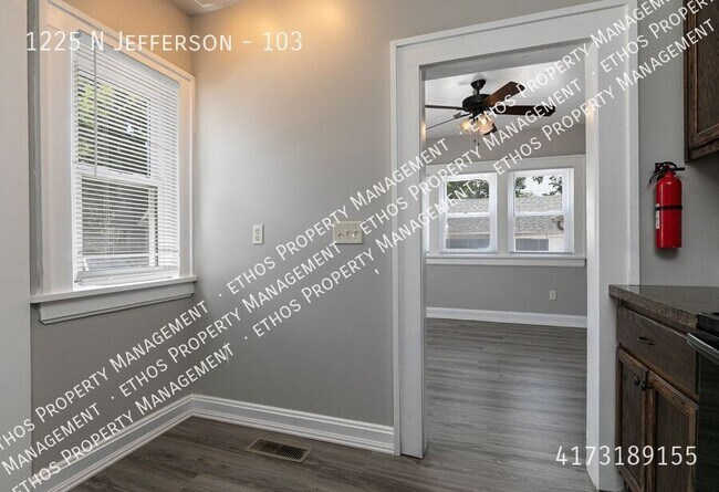 Building Photo - 1225 N Jefferson-103
