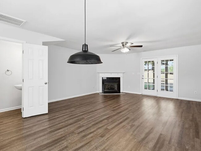 Building Photo - 2121 Ventana Ln