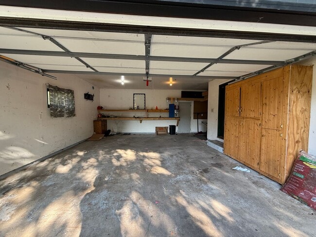 Building Photo - Spacious 4 Bedroom Home in Coon Rapids