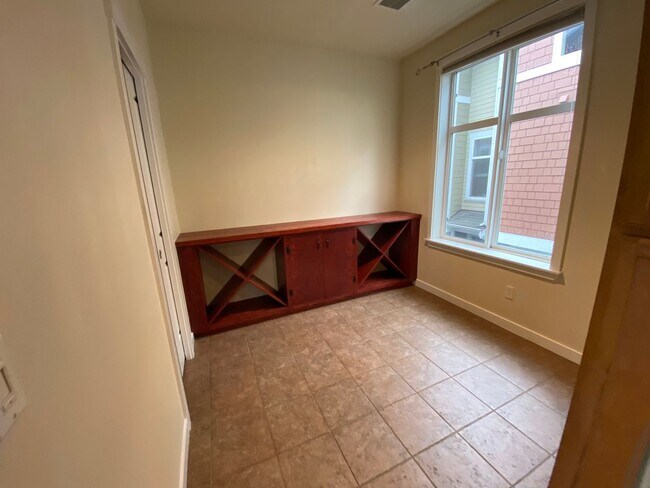 Building Photo - 3637 Wallingford Ave N