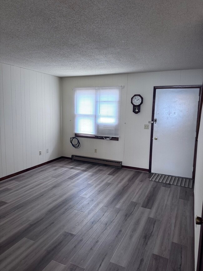 Building Photo - 207 W Hydraulic Ave