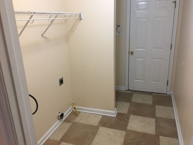 Building Photo - Beautiful 4br, 2.5 bath home in the Jack Brit school district