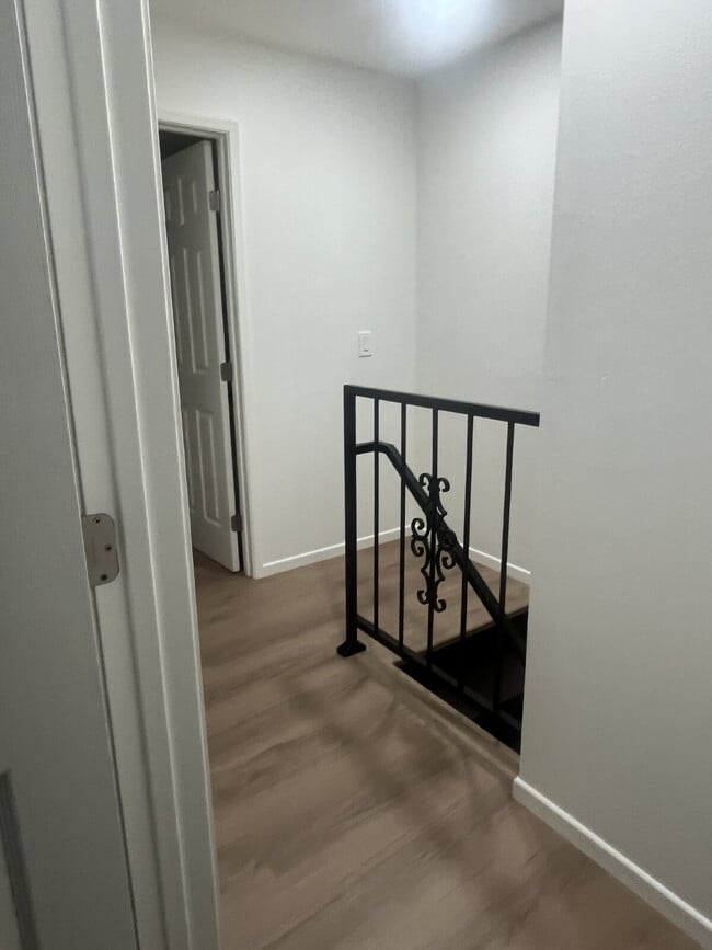 Building Photo - Charming 2-Bedroom Condo with Elegant Upgrades