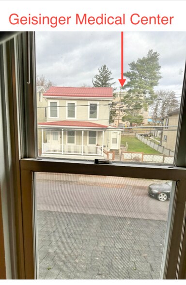 Building Photo - 1001 Cherry St