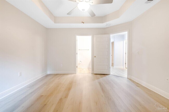 Building Photo - 8702 Doris Ave