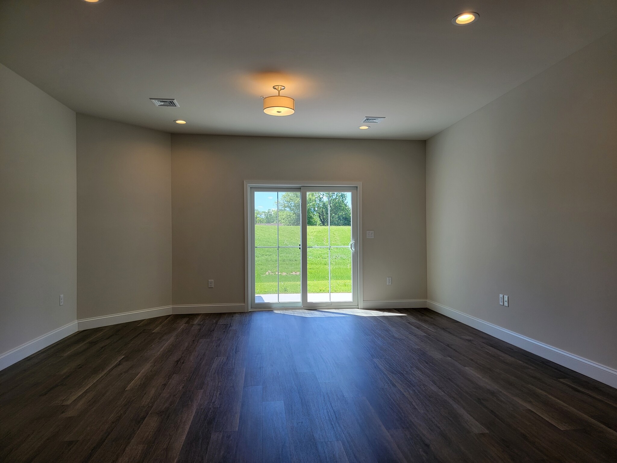 Building Photo - 232 Millard Dr