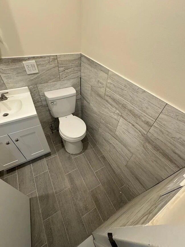 Building Photo - 446 Cyrus Pl
