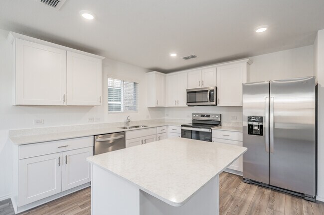 Building Photo - 847 Lake Fletcher Rd