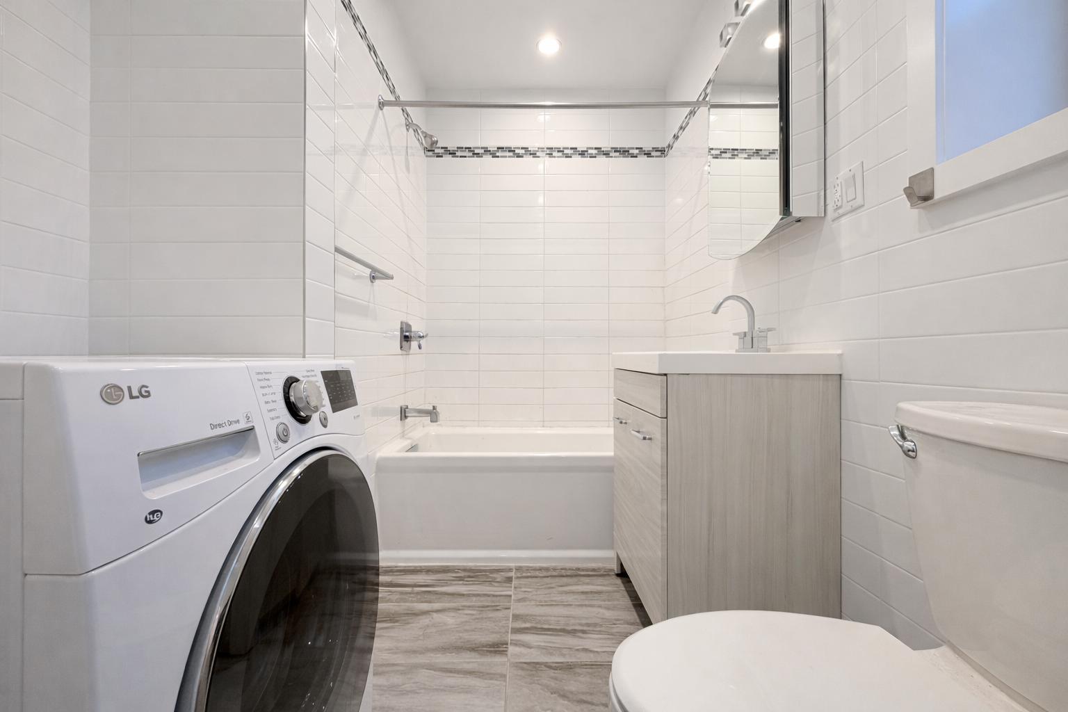 Building Photo - 346 W 52nd St