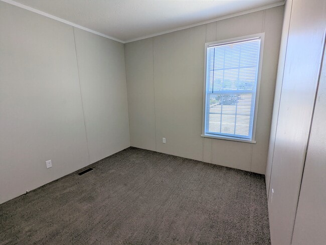 Building Photo - 554 Delaware