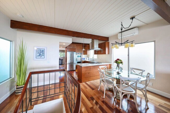 Building Photo - Gorgeous Contemporary Hilltop Laguna Beach...