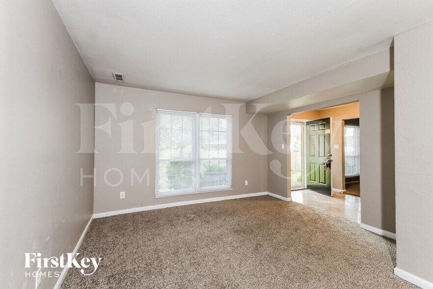 Building Photo - 1114 Soria St