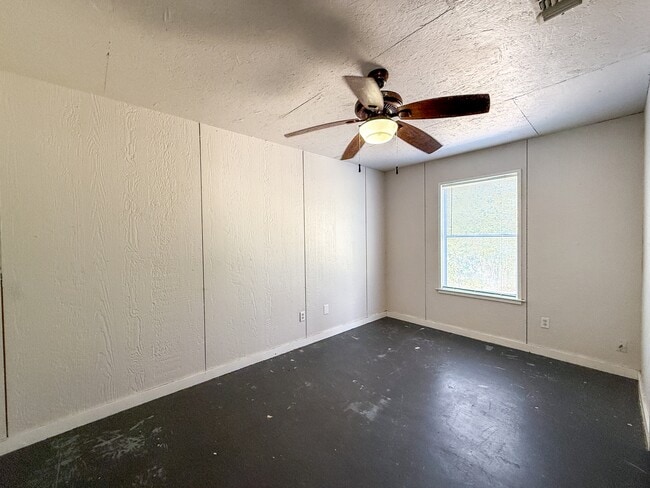 Building Photo - 1185 Koehler Rd