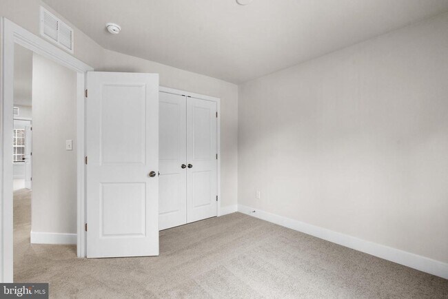 Building Photo - 516 Downswing Rd