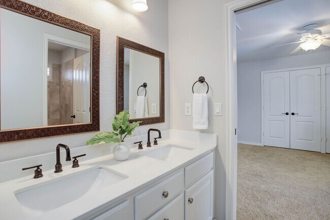 Building Photo - Gorgeous home within the prestigious priva...