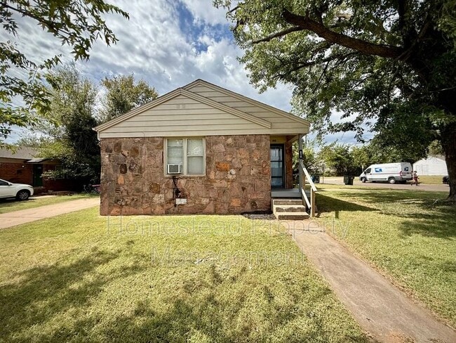 Building Photo - 819 N Key Blvd