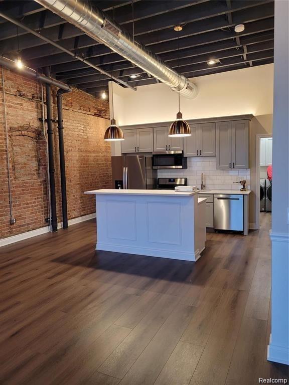 Building Photo - 6 N Washington St