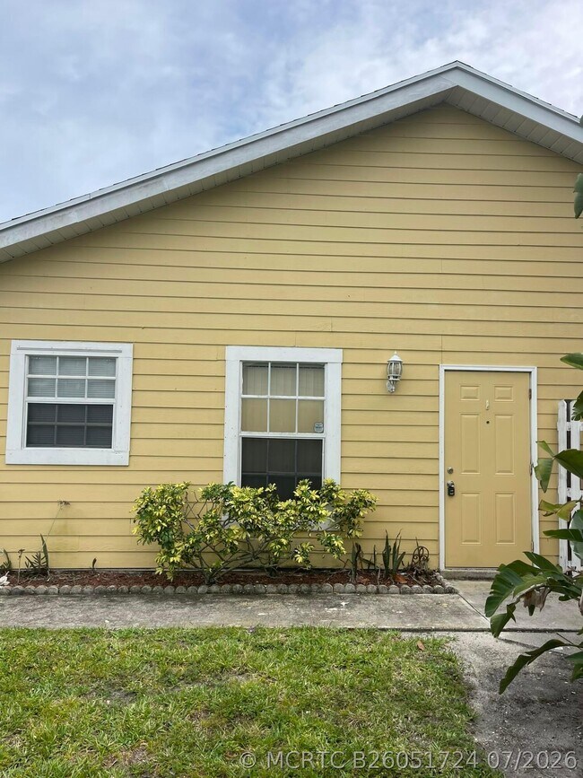 Building Photo - 1534 Royal Forest Ct
