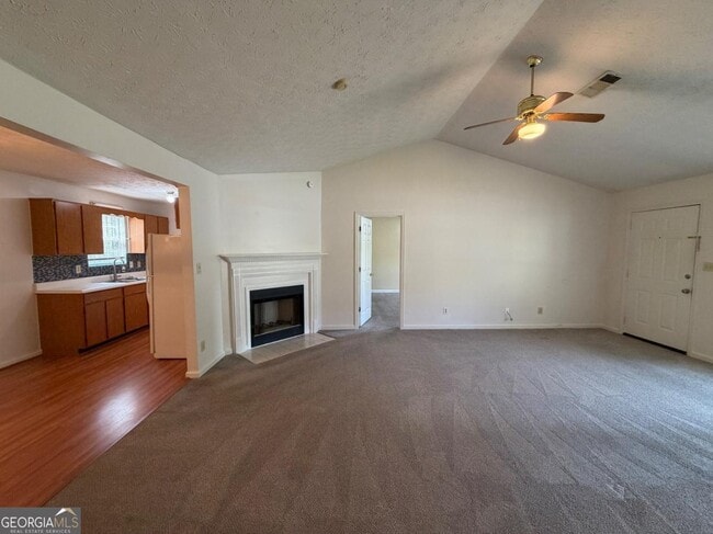 Building Photo - 2720 Sapphire St