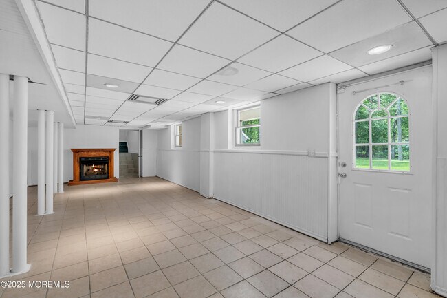 Building Photo - 352 Leesville Rd