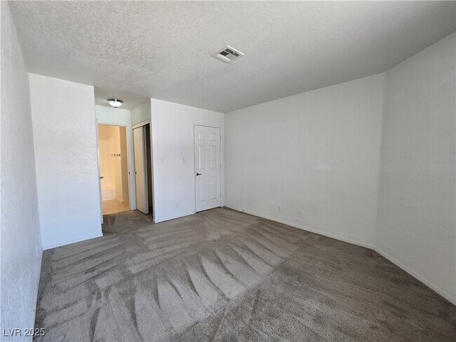 Building Photo - 5030 S Rainbow Blvd